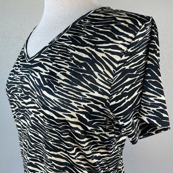 E.B. Design Animal Print Short Sleeve Top L EUC - Picture 4 of 7